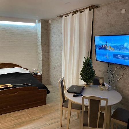 Freedom Apartment On Khmelnytsky Str Lwów Zewnętrze zdjęcie